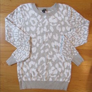 Express Crew Sweater-Gray & White Leopard Print